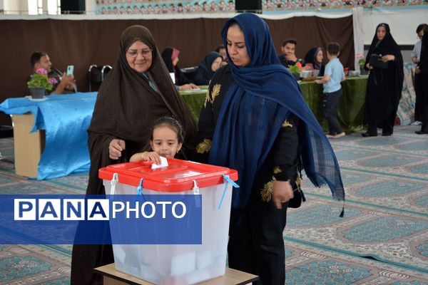 حماسه پرشور مردم نیشابور پای صندوق رأی