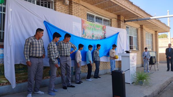 جشن آغاز سال تحصیلی در دبیرستان نمونه دولتی شهید حاج قاسم سلیمانی بن 