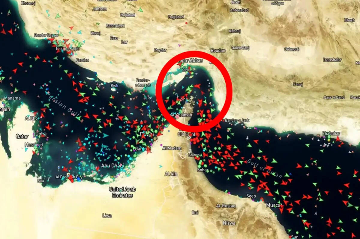 روز پنجاهم جنگ رمضان: مجوز عبور از تنگه‌هرمز در دست ماست