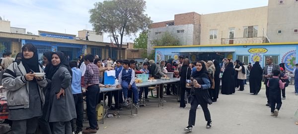 برپایی بازارچه در  دبستان امام جعفر صادق (ع) آشخانه