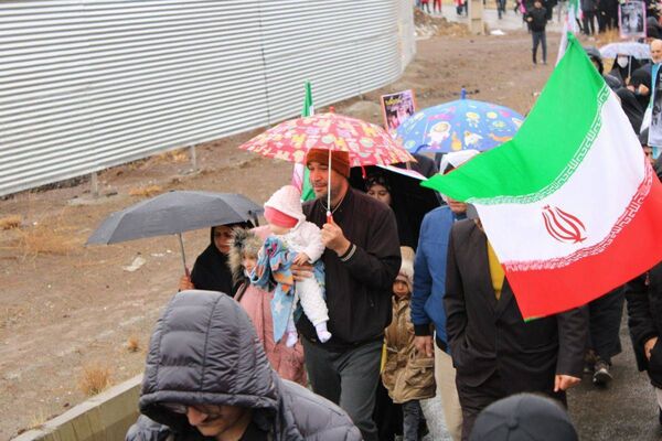حضور حماسی مردم شهرستان پردیس در راهپیمایی روز قدس با وجود بارندگی