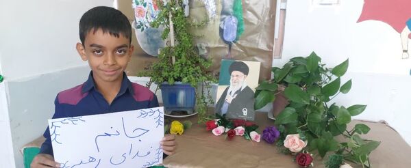 اجرای پویش «جانم فدای رهبر» در آموزشگاه شهید محمد منتظر قائم خاتم 