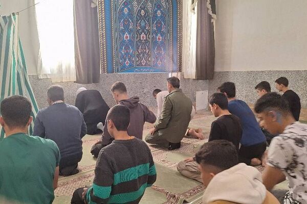 حضور دانش‌آموزان دبیرستان فرهنگیان شهید بهشتی ناحیه 2 شهرری در اردوی راهیان نور 