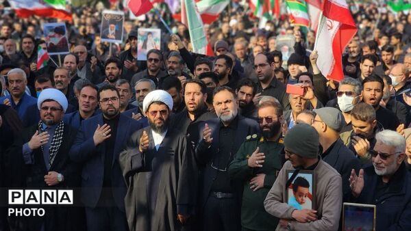 بیعت با سومین رهبر انقلاب اسلامی حضرت آیت الله  سید مجتبی حسینی خامنه ای (حفظه الله ) 