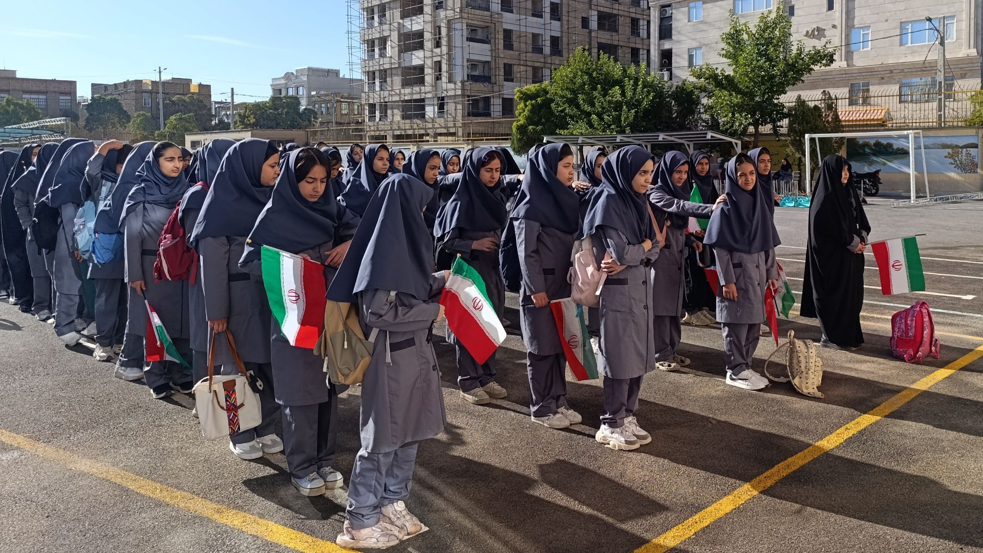 آغاز فصلی تازه در دبیرستان شاهد نیایش؛ جشن جوانه‌ها به استقبال هفتمی‌ها رفت