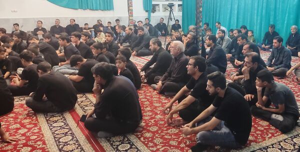 سوگواری شب چهارم محرم در مسجد امام حسین(ع) اسفراین 