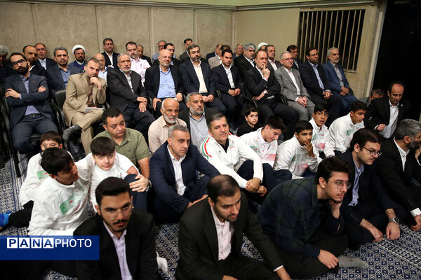 دیدار جمعی از معلمان با رهبر معظم انقلاب