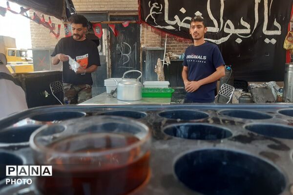 دانش‌آموزان خادم در موکب عشاق‌الحسین(ع)