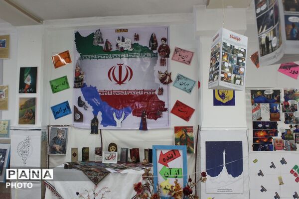  نمایشگاه فرهنگی هنری در هنرستان شهدای گمنام پرند