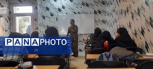 برگزاری کارگاه آموزشی تیر اندازی با اسلحه در هنرستان آفرینش پردیس 