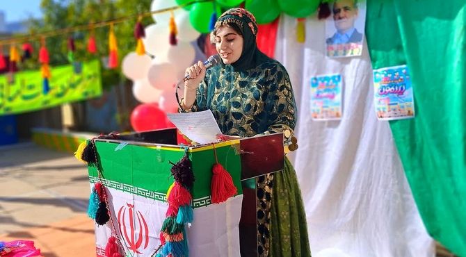 طنین زنگ انقلاب در مدرسه فرزانگان شهرستان باشت