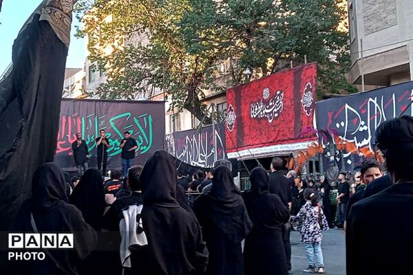 تهران، در سوگ شام غریبان 
