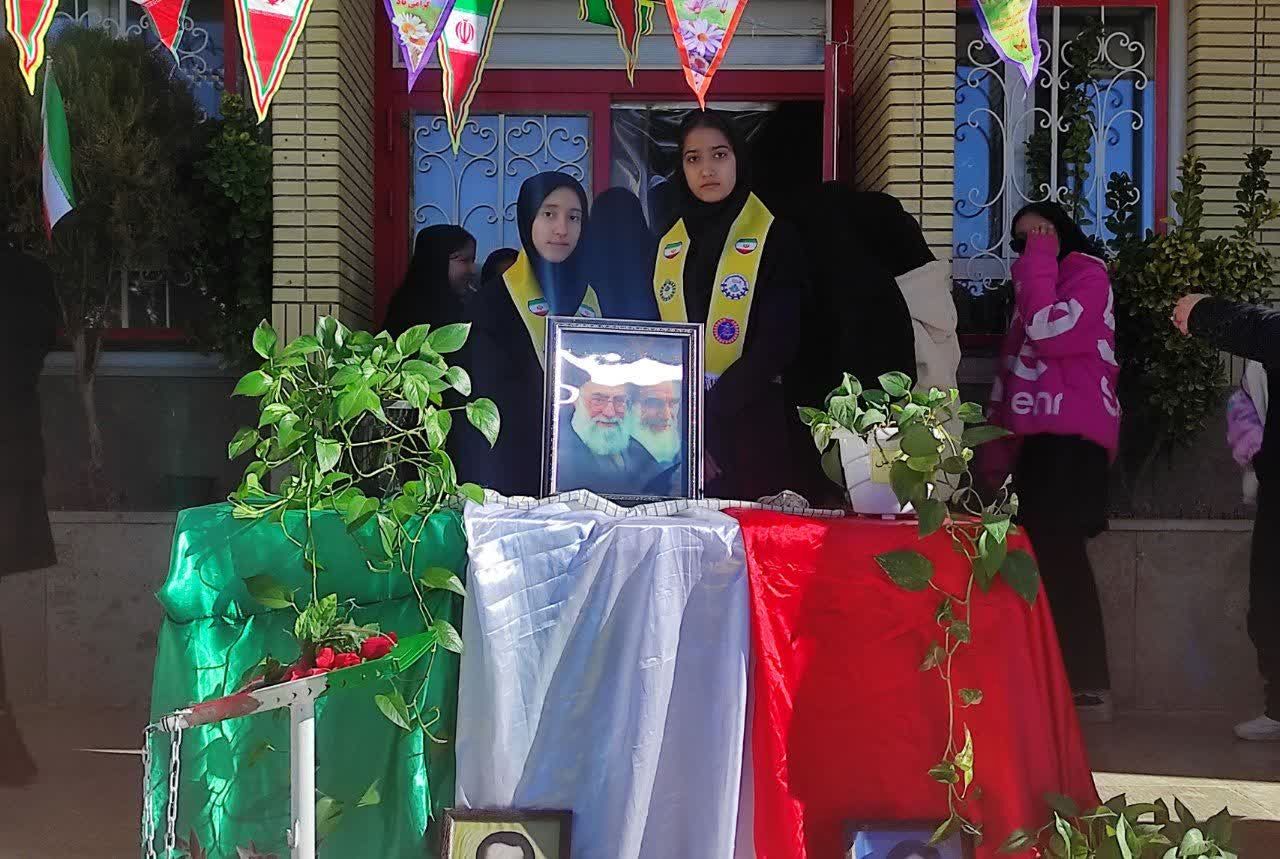 مراسم چهل وششمین سالگرد انقلاب اسلامی در دبیرستان فرهنگ مرحوم فخرایی