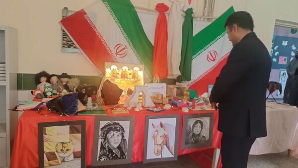 نمایشگاه ایرانمون در مدرسه خدیجه کبری شهرستان کیار