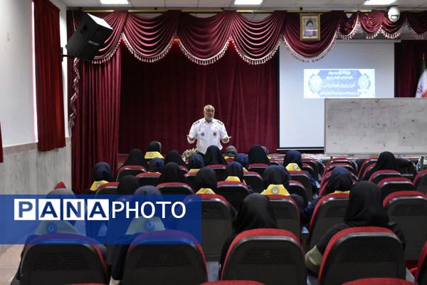 برگزاری گفتمان نماز در مدارس شهرستان مه ولات