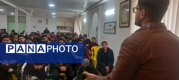 گفتگو با قبول شدگان کنکور دبیرستان نمونه آیت‌الله خامنه‌ای