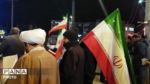 اجتماع عظیم دانش آموزان و مردم در شانزدهمین شب شهادت رهبر معظم انقلاب اسلامی 