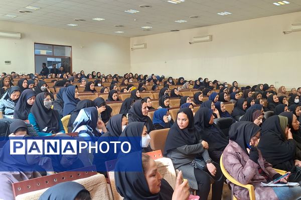 صعود به قله‌های تکنولوژی و فناوری با ارتقا سواد دیجیتال معلمان 