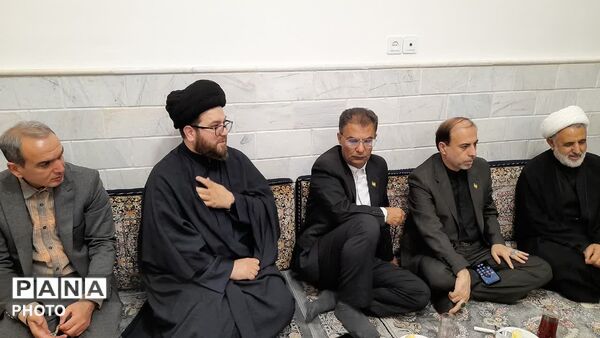 دیدار مسئولان آموزش و پرورش قم با خانواده شهید «حسین نجفی»