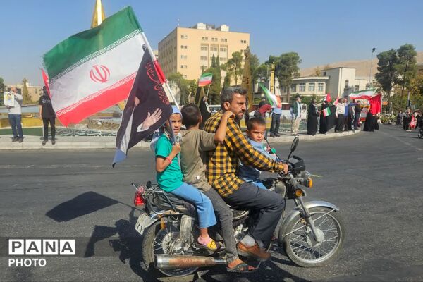 راهپیمایی جان‌فدایان ایران در شیراز - 3