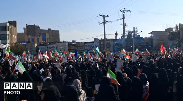 تربت جامی ها در بیعت با رهبر جدید انقلاب سنگ‌تمام گذاشتند