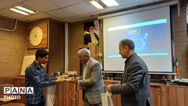 تجلیل از برگزیدگان مسابقات فرهنگی و هنری و پرسش مهر ریاست جمهوری منطقه ۱۶ شهر تهران
