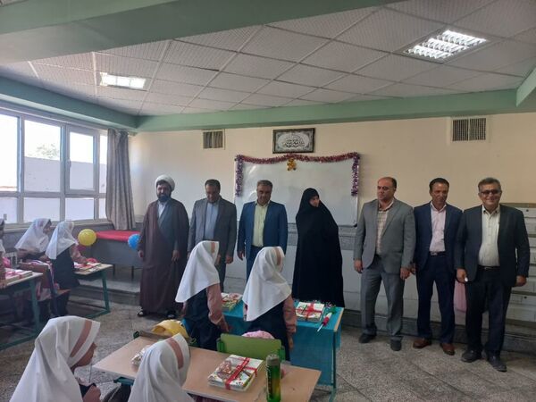مراسم گرامیداشت هفته دفاع مقدس و آغاز سال تحصیلی جدید، در مدارس شهرستان چرداول 