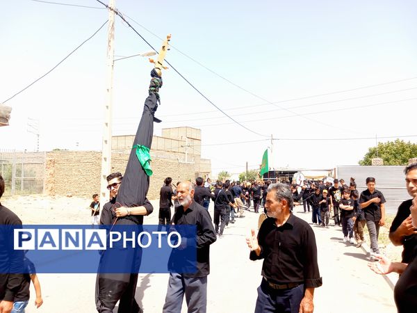 برگزاری تاسوعا حسینی در روستای بزنجرد