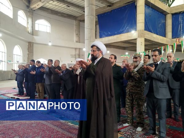 گرامیداشت سالروز ورود امام خمینی به میهن در نماز جمعه گلوگاه 