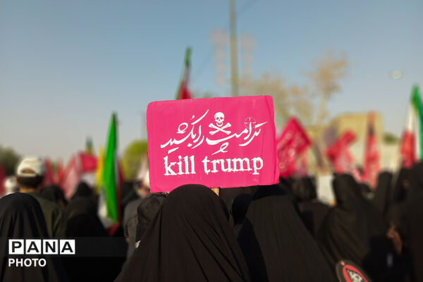 صحنه‌هایی از تشییع رهبر شهید در قم