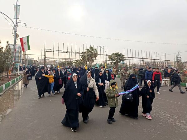 شادپیمایی مردم قم در جشن نیمه شعبان