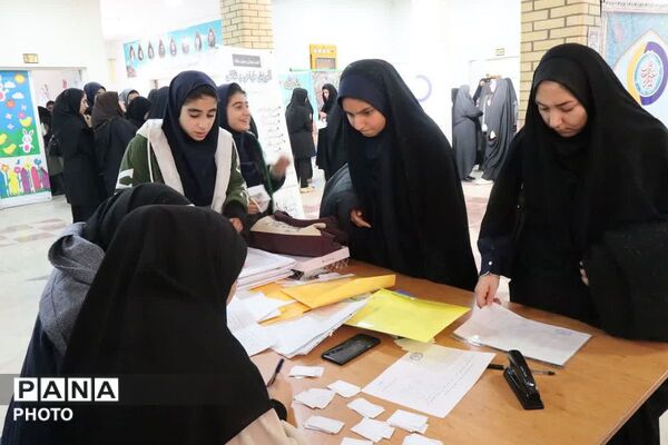 طنین چهل و چهارمین شور رقابت قرآنی در قلب‌های دانش‌آموزان قرچکی