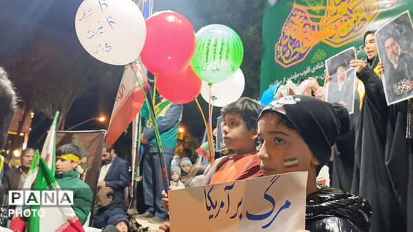 مردم اهر همگام با سراسر کشور، شصتمین حضور خود را در میدان ثبت کردند