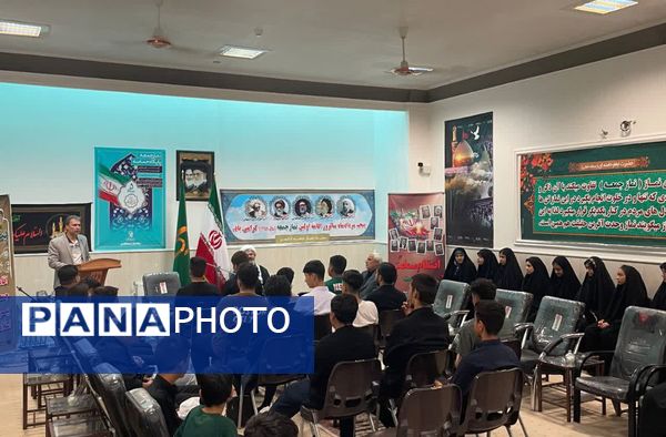 دیدار اعضای بسیج دانش آموزی و اعضای انجمن اسلامی با امام جمعه شهرستان کاشمر 