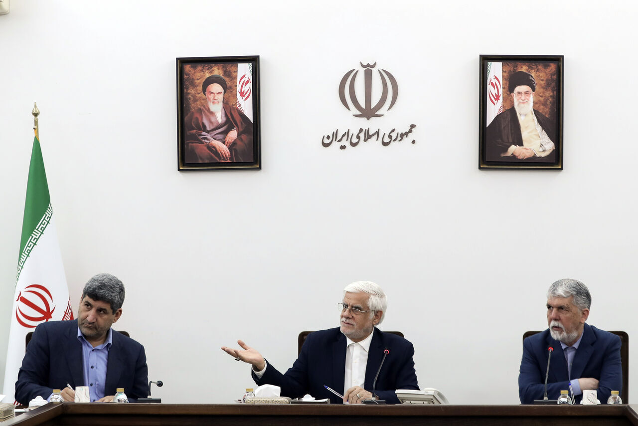 عارف: دولت به اهمیت مسائل فرهنگی واقف است