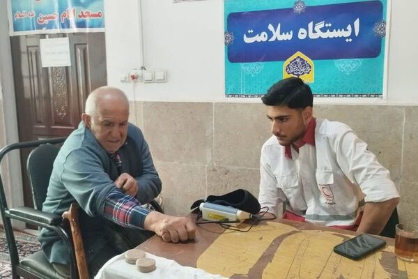 نماز جمعه فیروزکوه میزبان میزهای خدمت و ایستگاه سلامت