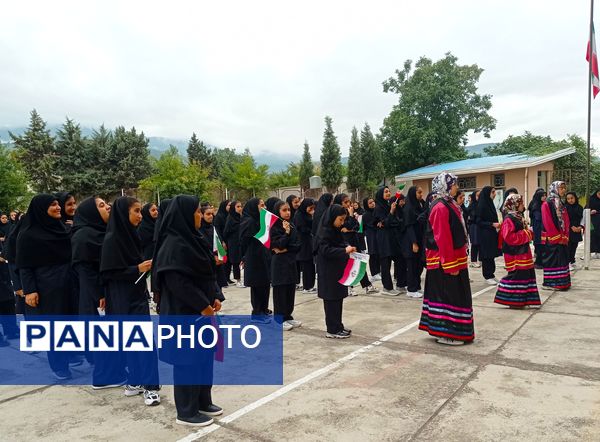 شروع سال تحصیلی جدید در دبیرستان یاران امام گلوگاه 