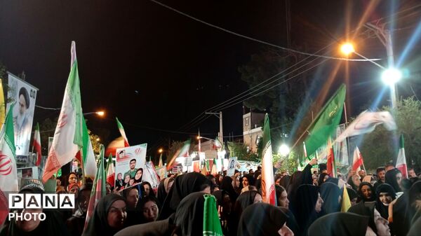 چراغ‌های پلدختر ۹۴ شب است که به عشق رهبری روشن می‌ماند