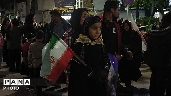 دختران نیشابوری در صف اول تجمعات-۲