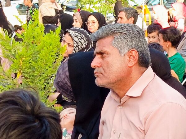 قدم هایی به عشق معلمان