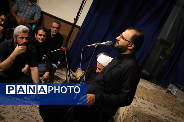 مراسم عزاداری ظهر شهادت امام رضا(ع) در مدرسه رویش کاشان