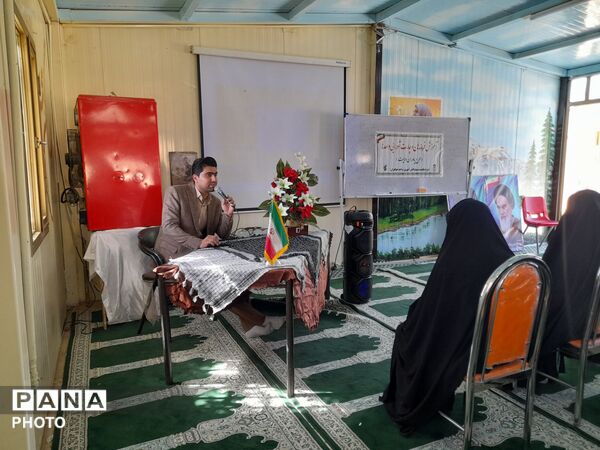 اردوی آموزشی و مهارتی «طلایه‌داران» ویژه دانش‌آموزان دختر در هنرستان فرید زاوه