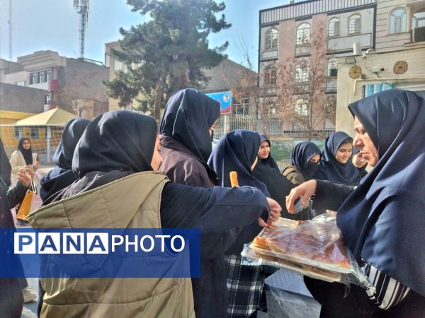 جشن نیمه‌شعبان در دبیرستان شاهد ارض اقدس ناحیه۳ مشهد