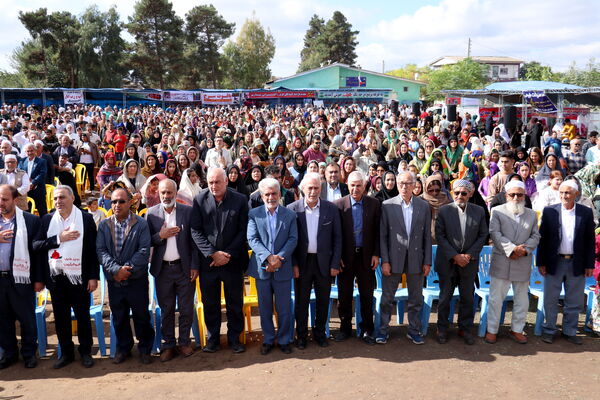 روستای آزادتپه میزبان جشنواره انار