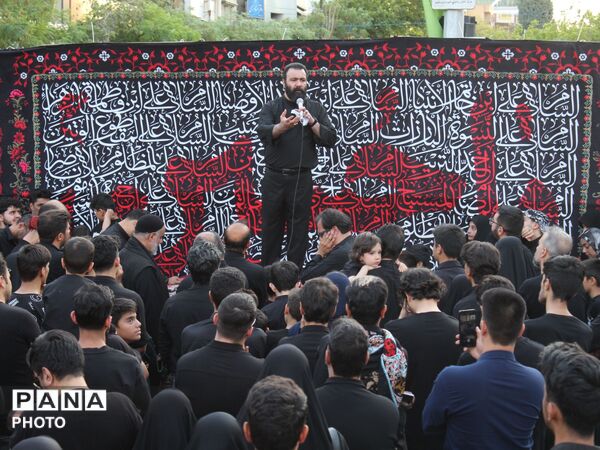 ماتم حسینی در چهارراه بهار؛ ضجه های عاشورایی در غروب غربت