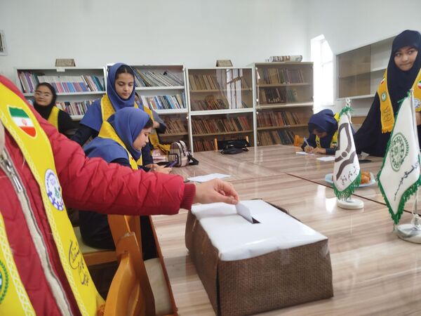 انتخابات شورای دانش‌آموزی در شهرستان فاروج 