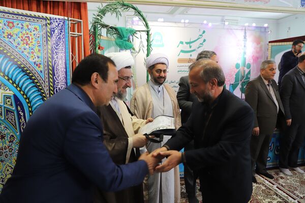طنین زنگ نماز در مدارس آذربایجان‌شرقی