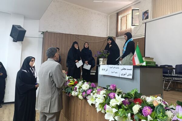 جلسه مجلس دانش‌آموزی ناحیه 4 شیراز 