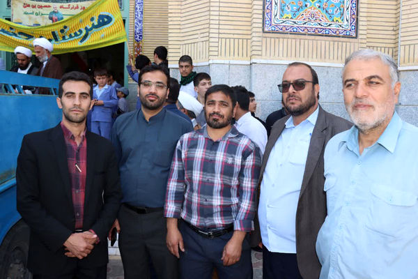 راهپیمایی دانش‌آموزان جعفرآباد قم در اعلام حمایت از عملیات وعده صادق