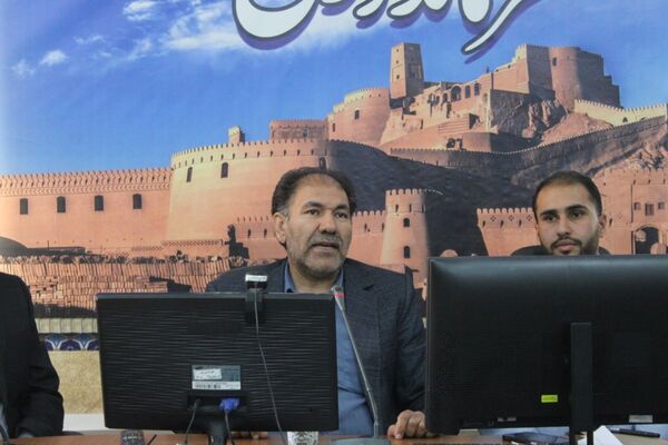 نشست هم‌اندیشی مشاوران جوان استاندار کرمان با گروهی از جوانان شهرستان بم 